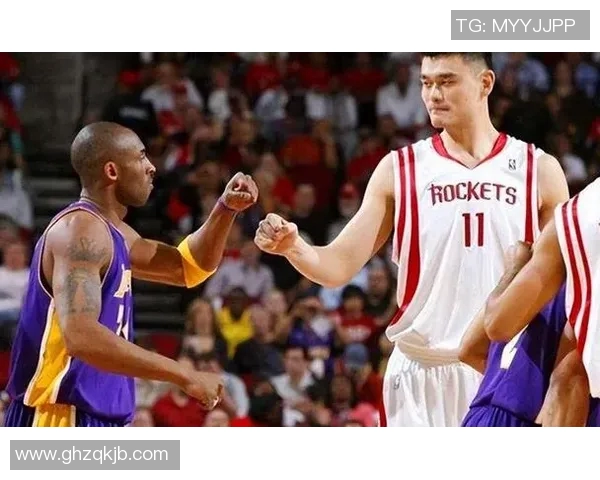 外国足球明星与姚明的跨界友谊与体育精神的完美结合